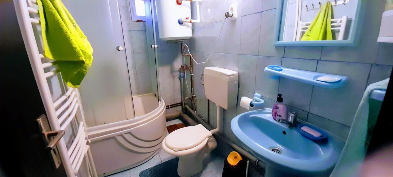 Pensiunea Casa Andreea Novaci-Străini Exteriér fotografie