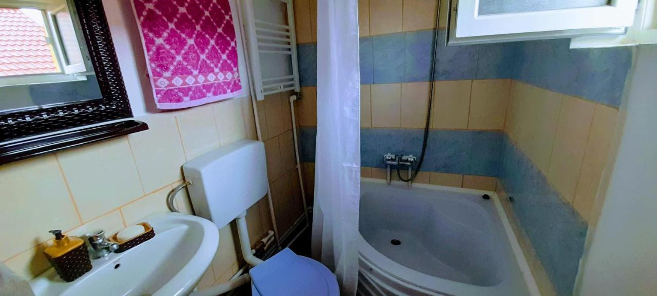 Pensiunea Casa Andreea Novaci-Străini Exteriér fotografie